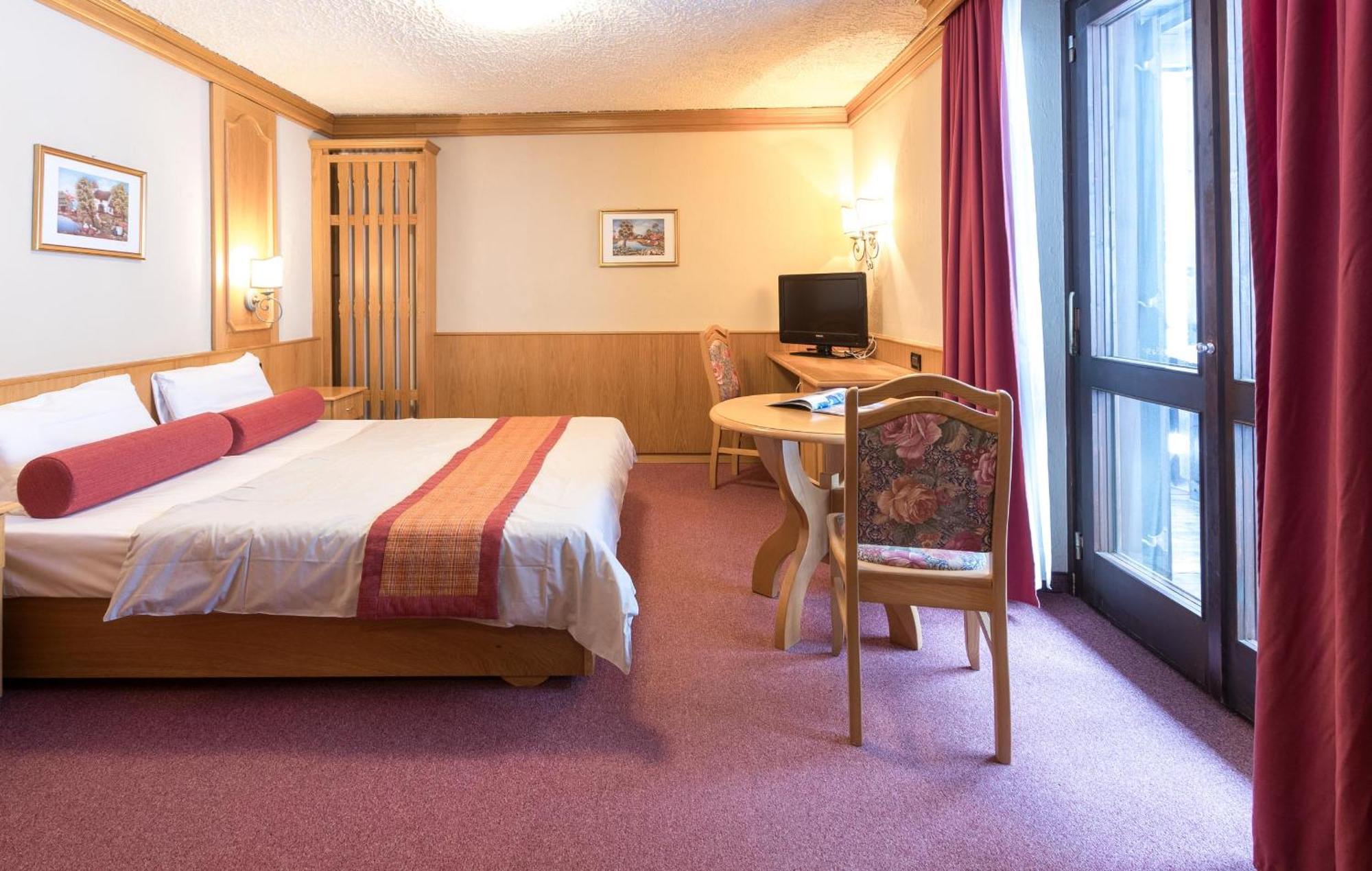 Hotel Intermonti 리비뇨 외부 사진