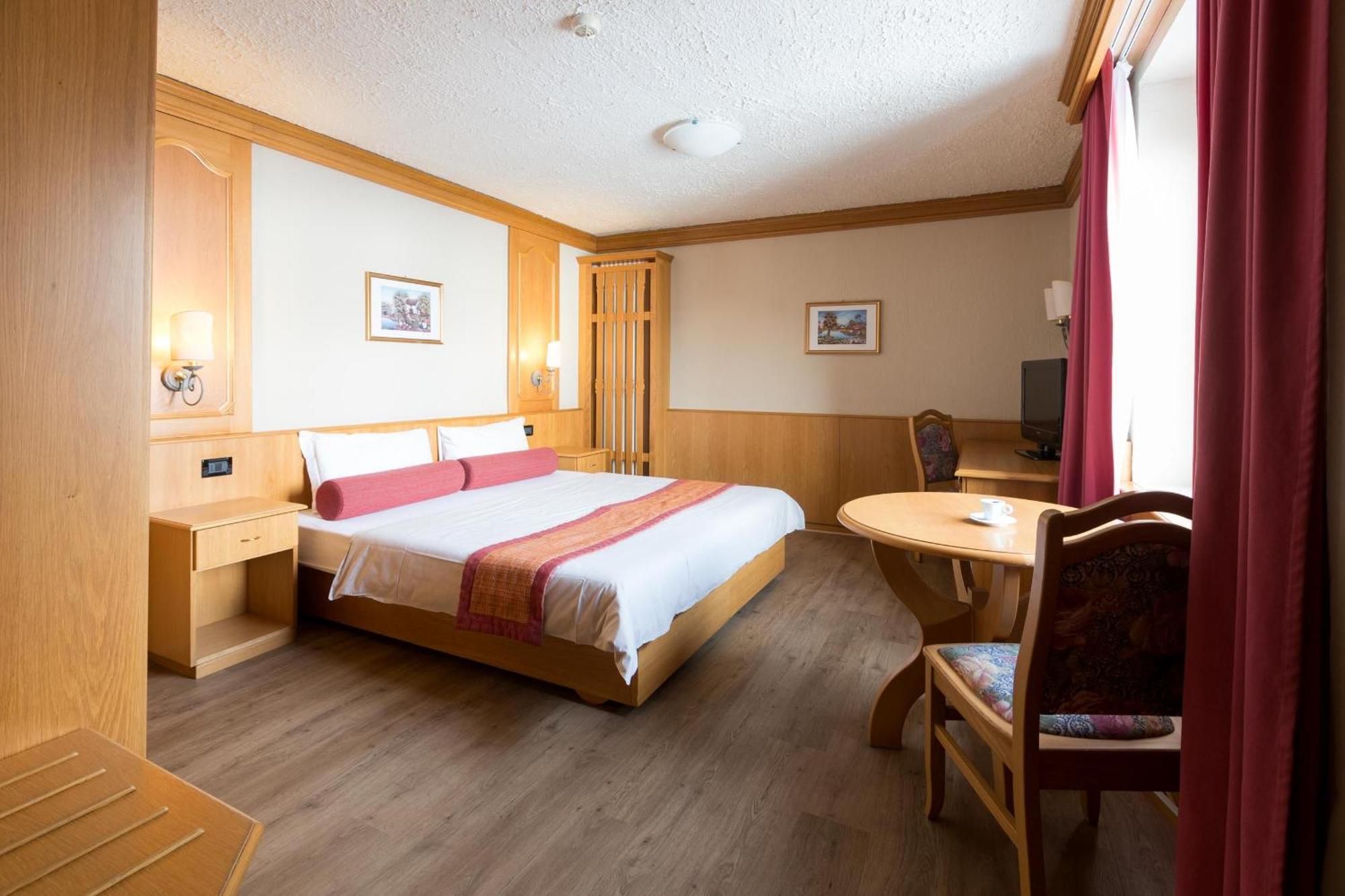 Hotel Intermonti 리비뇨 외부 사진