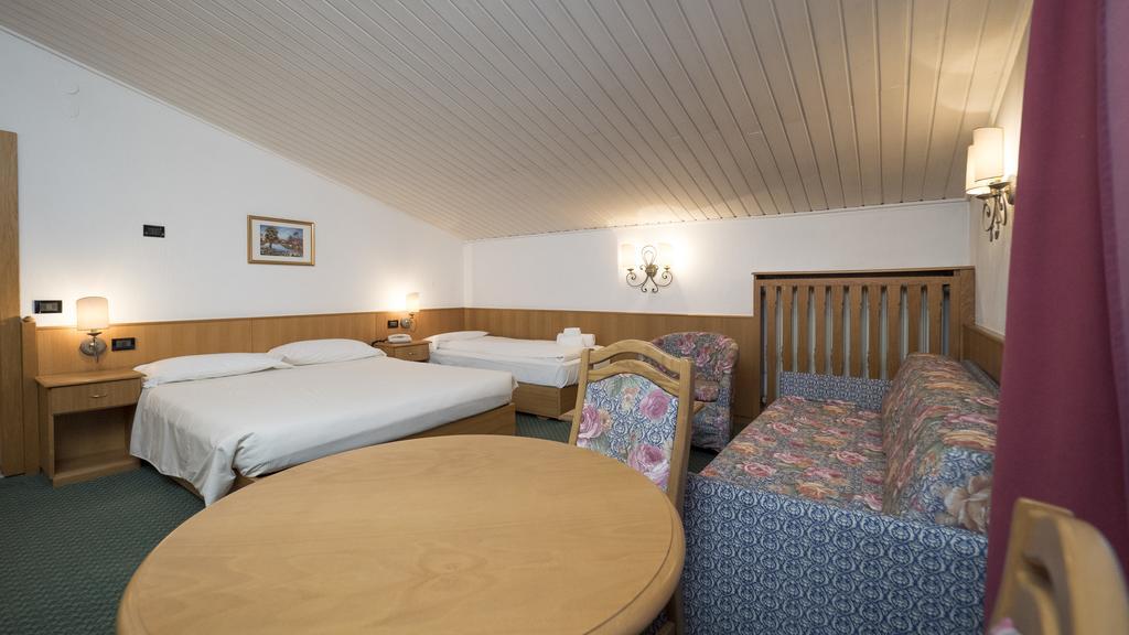 Hotel Intermonti 리비뇨 외부 사진